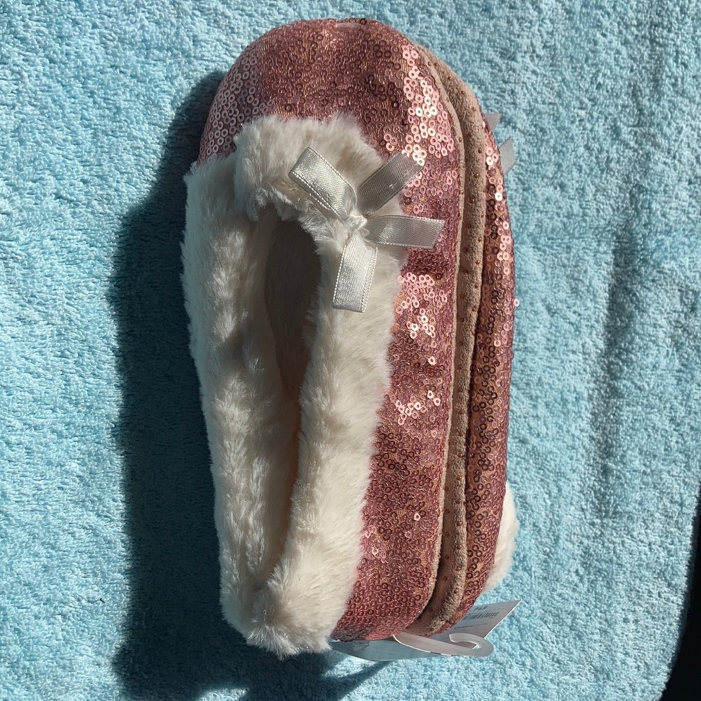 Pink sequin off white faux fur ballet slippers w bow size S - M
